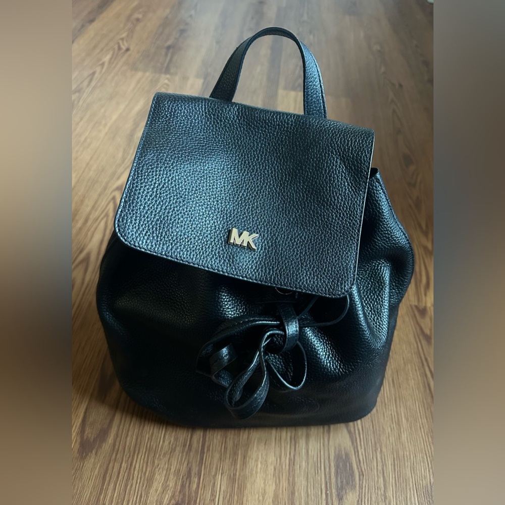 Micheal kors backpack